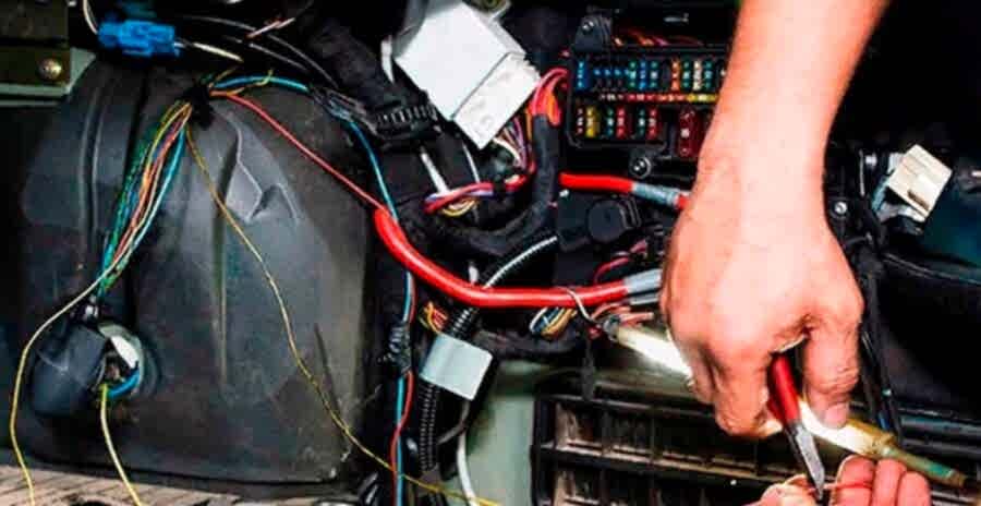 Кто такой автоэлектрик и что он делает