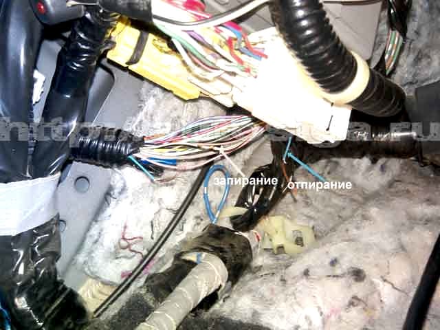 Фото точек подключения автосигнализации на Honda CR-V 2008