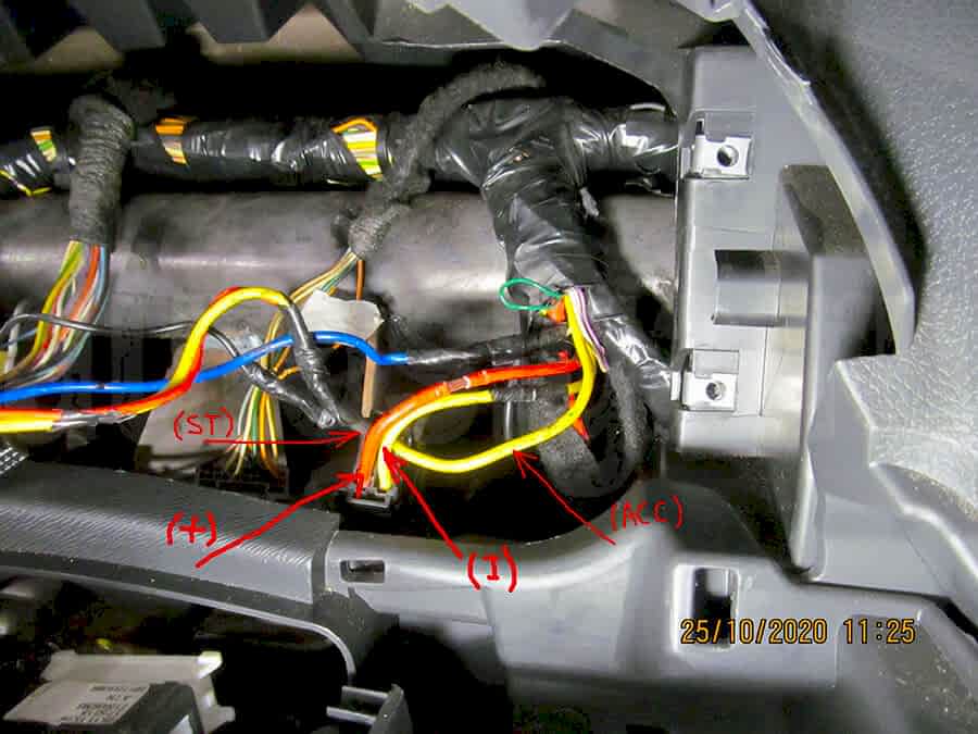 Точки подключения сигнализации на Nissan Terrano 2015