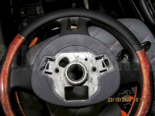 Volkswagen Polo 2011 - подключение контроля двигателя по тахометру и снятие руля